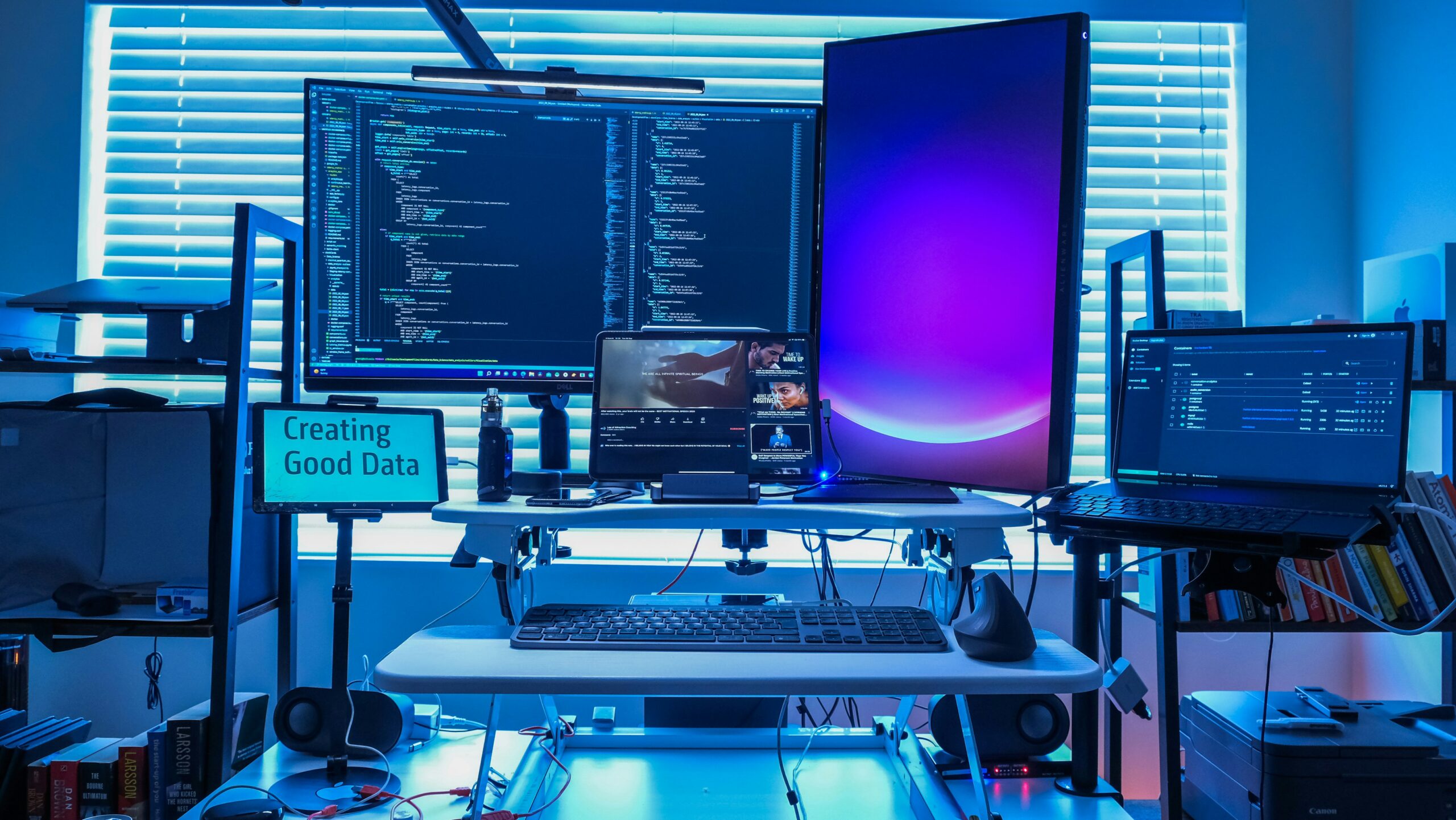 https://unsplash.com/photos/a-desk-with-several-computers-aT_qyAwqgEw?utm_content=creditShareLink&utm_medium=referral&utm_source=unsplash